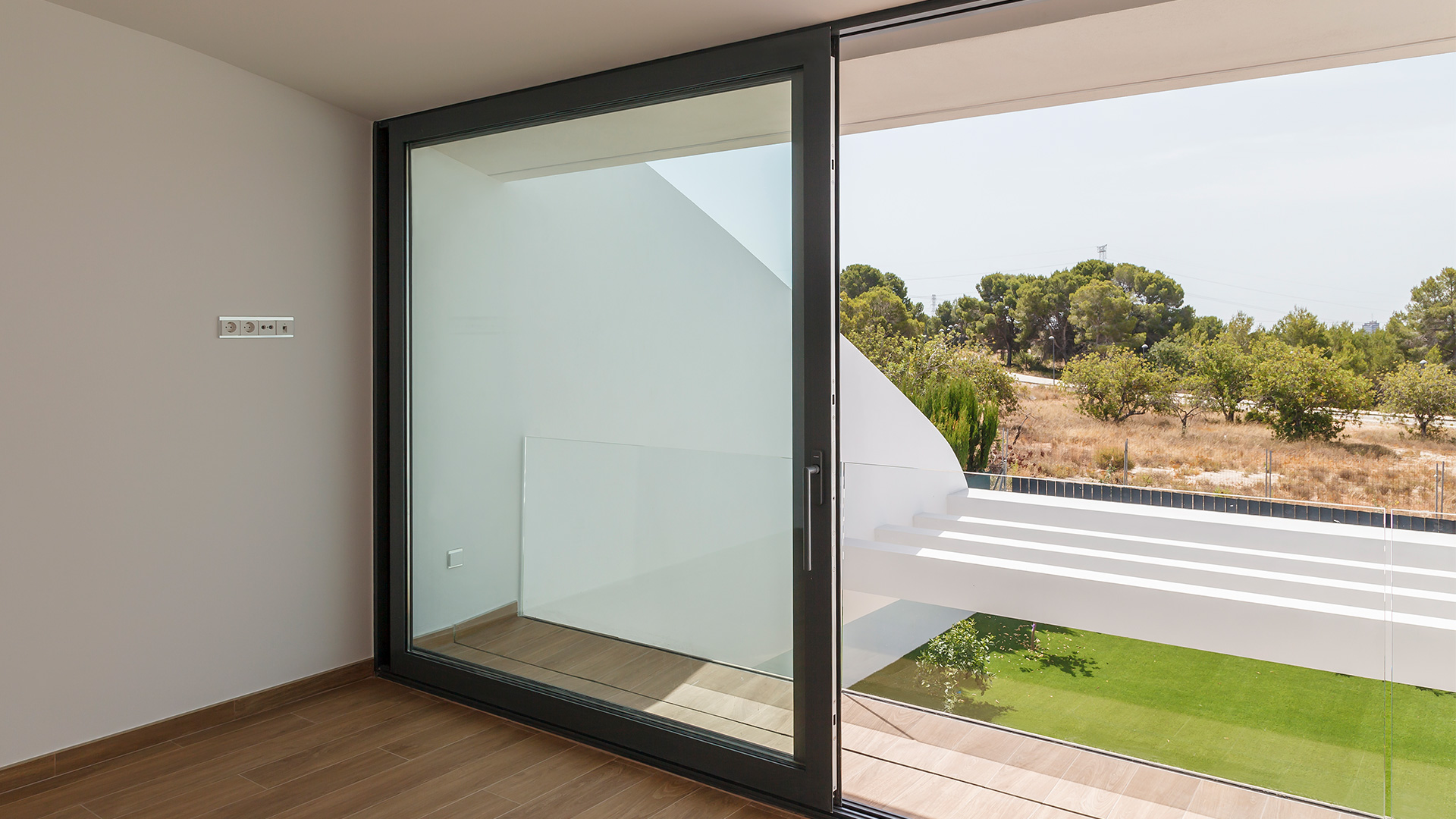 Vivienda unifamiliar en Valencia. ENE Construcción, constructora en España, RGB Arquitectos