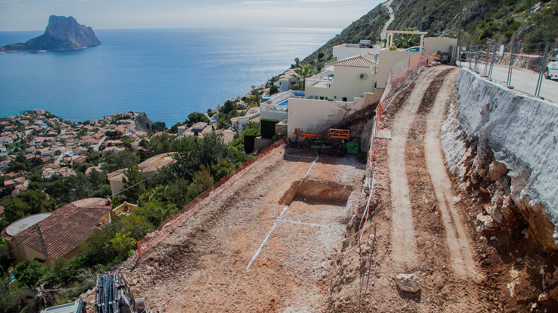Vivienda unifamiliar en Calpe, Casa espejo de agua, ENE Construcción, constructora en España, Fran Silvestre Arquitectos