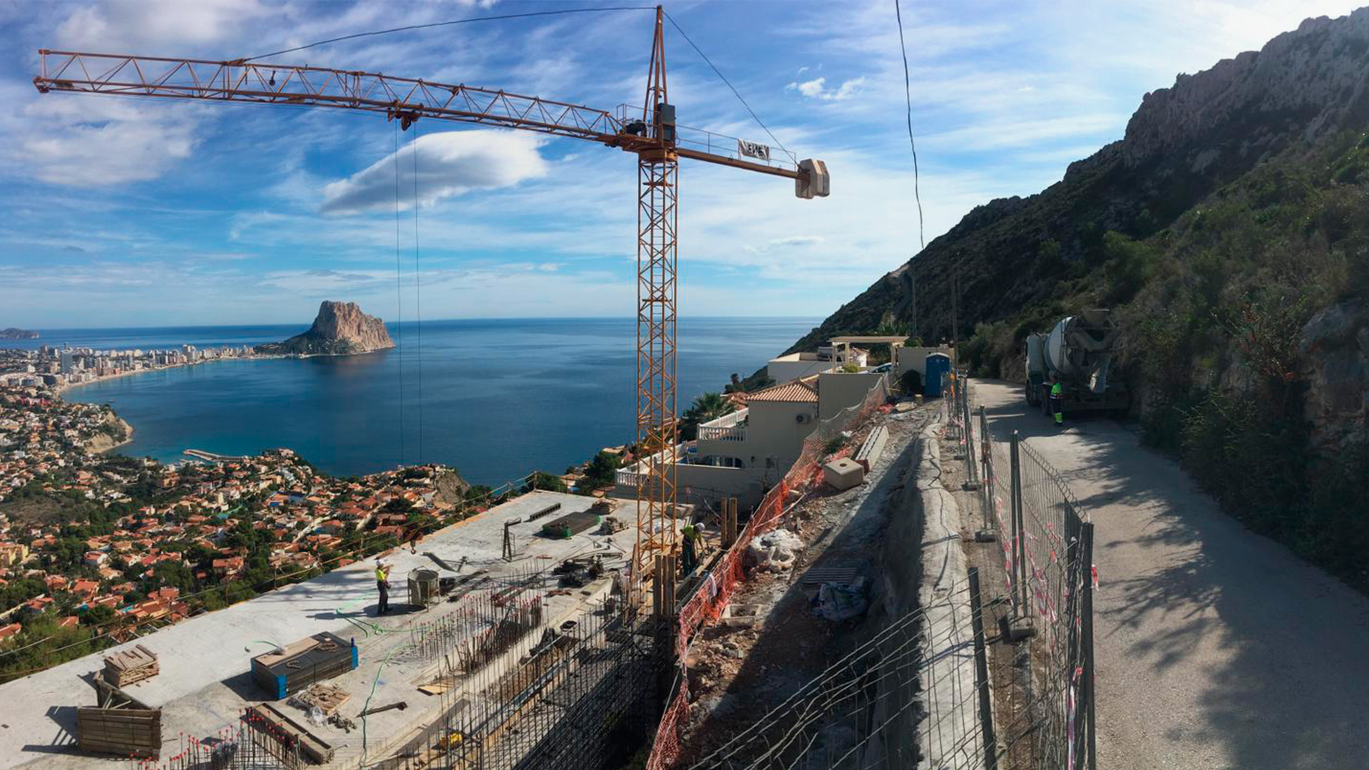 Vivienda unifamiliar en Calpe, Casa espejo de agua, ENE Construcción, constructora en España, Fran Silvestre Arquitectos