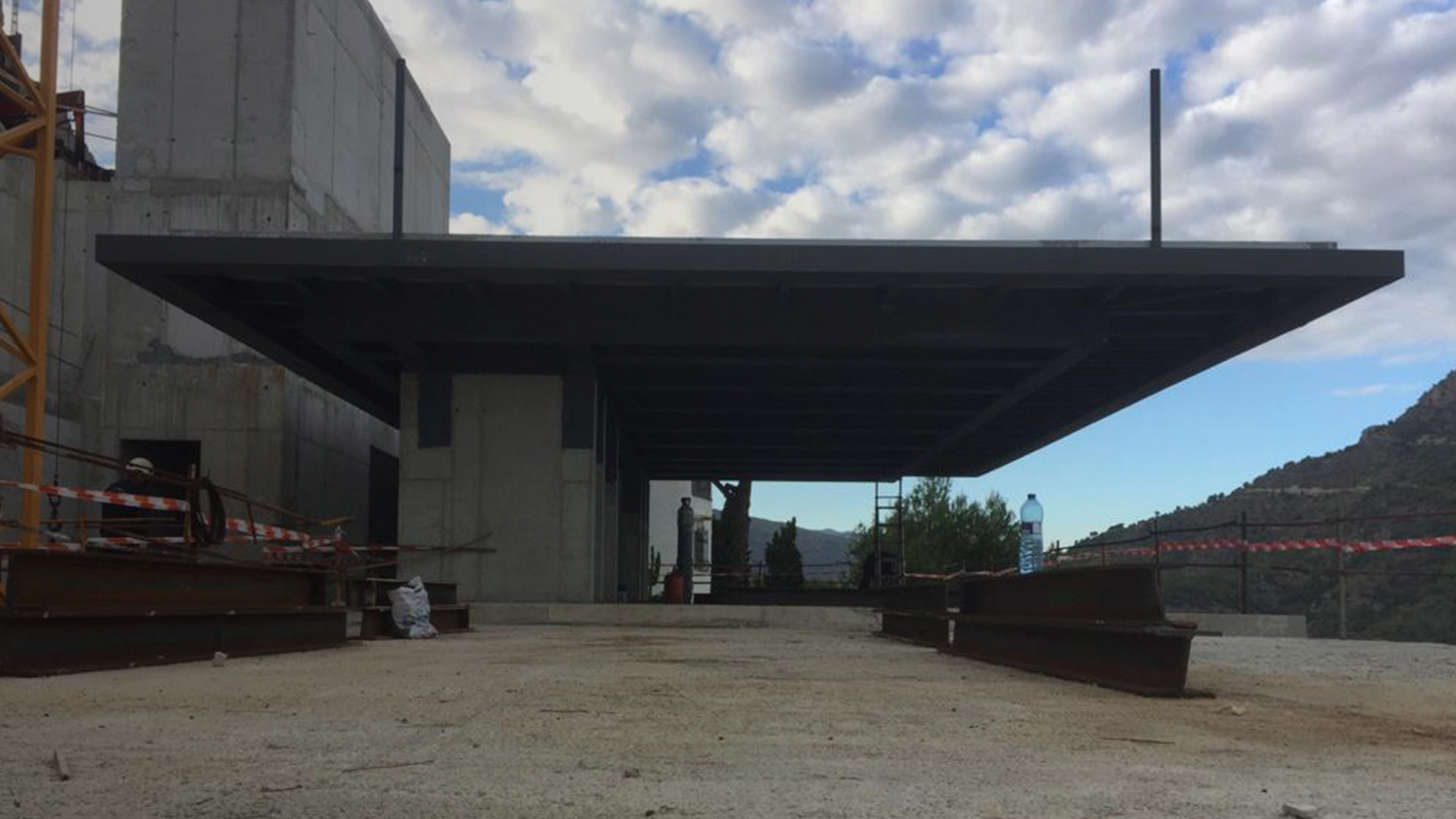 Vivienda unifamiliar en Calpe, Casa espejo de agua, ENE Construcción, constructora en España, Fran Silvestre Arquitectos